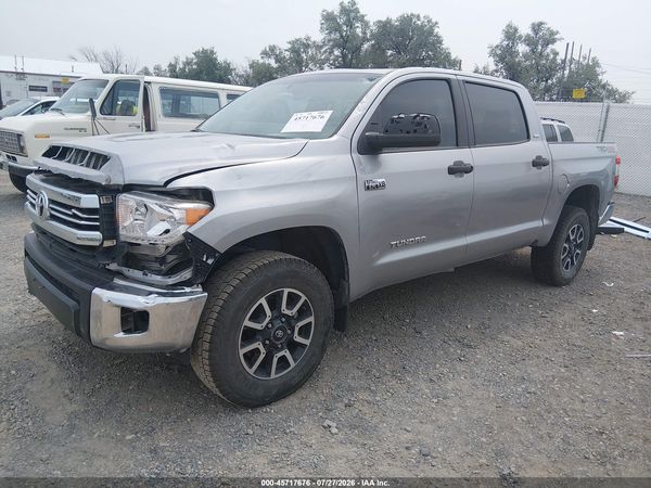 2017 TOYOTA TUNDRA SR5 5.7L V8