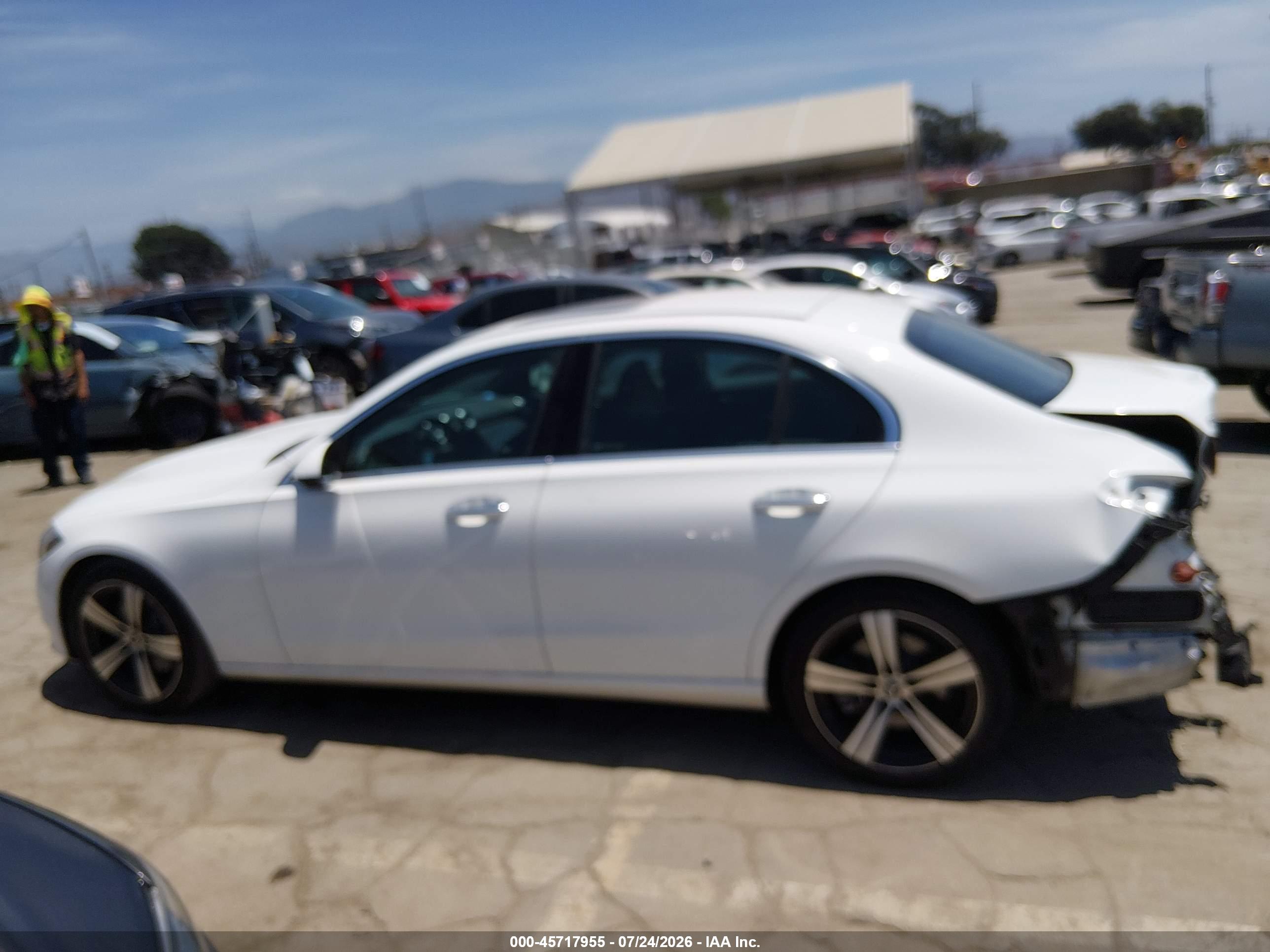 2023 MERCEDES-BENZ C 300 SEDAN