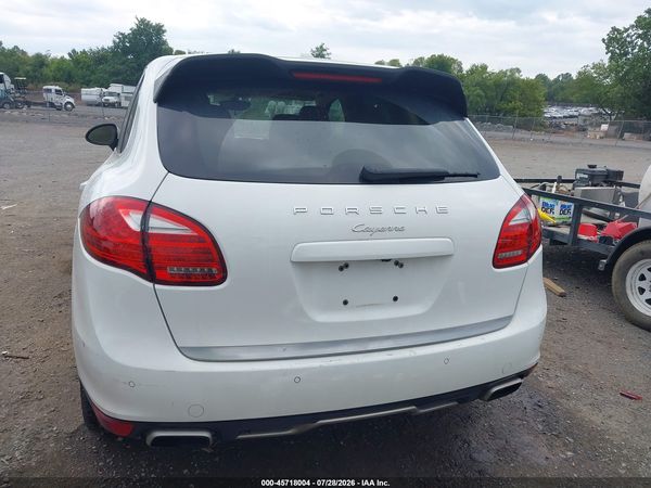 2012 PORSCHE CAYENNE