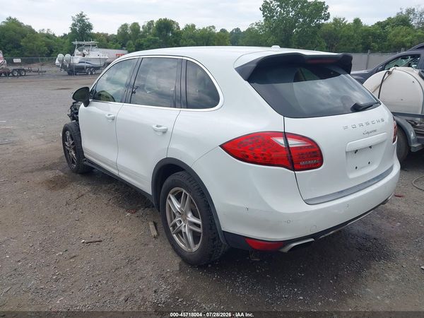 2012 PORSCHE CAYENNE