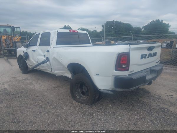 2026 RAM 3500 TRADESMAN  4X4 8' BOX — I3