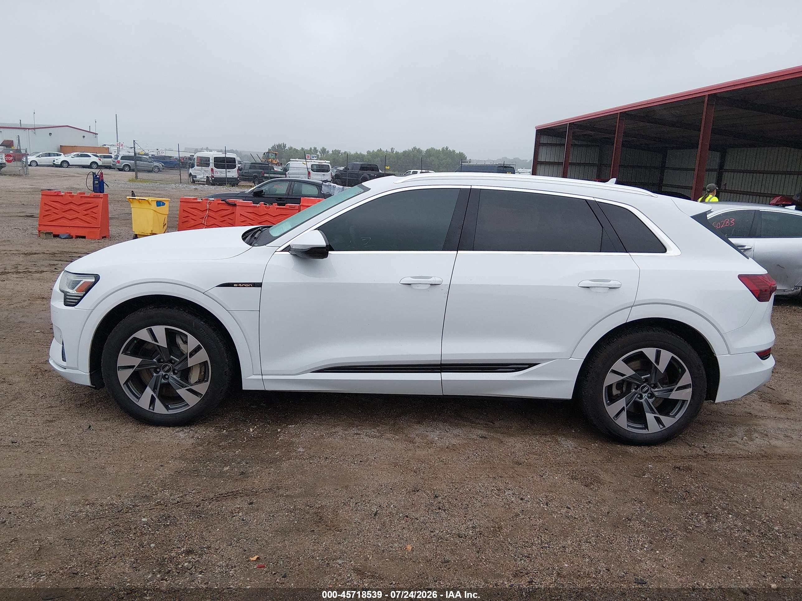 2021 AUDI E-TRON PREMIUM QUATTRO