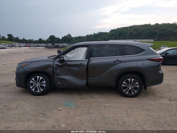 2025 TOYOTA HIGHLANDER XLE