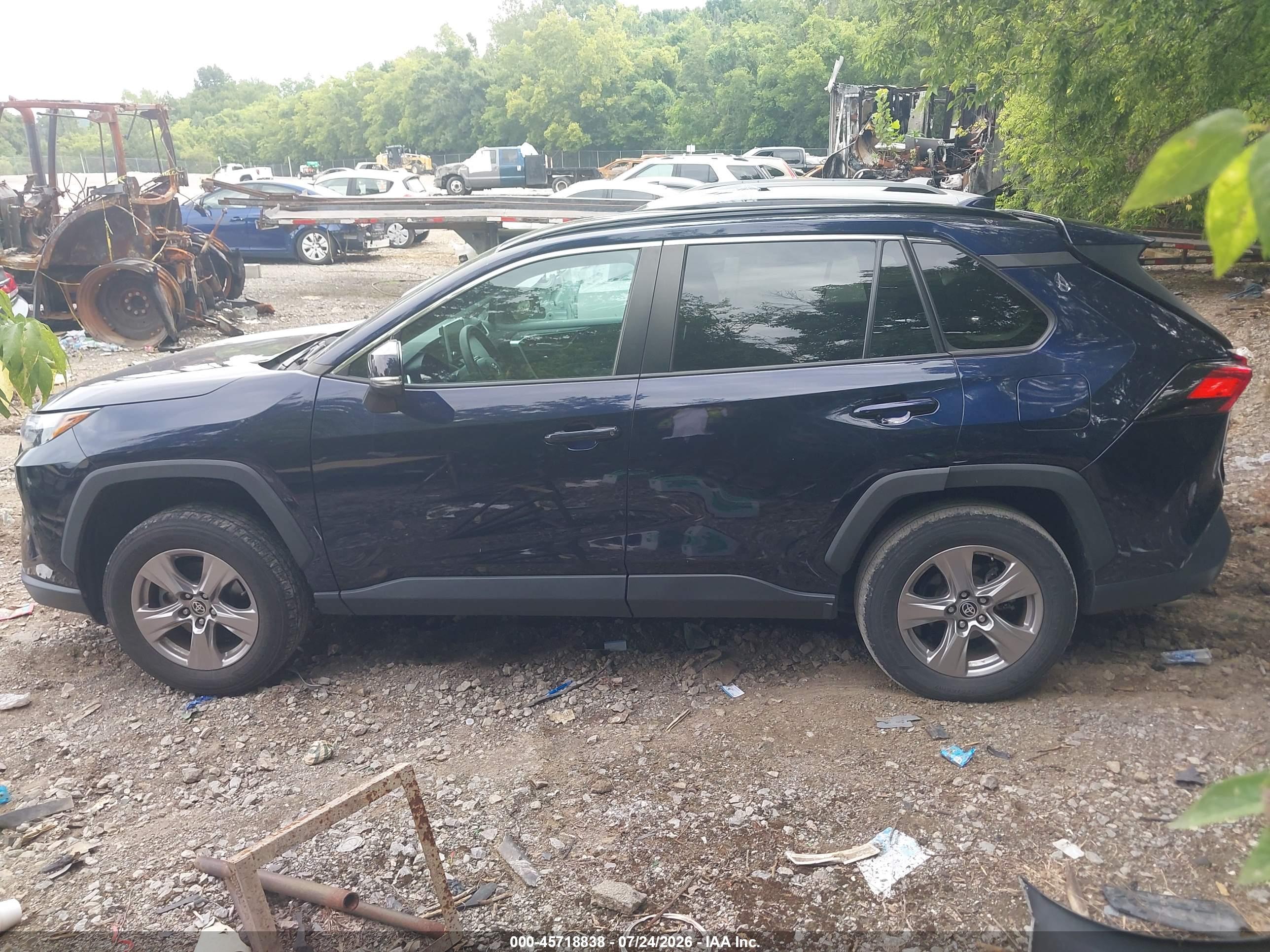 2023 TOYOTA RAV4 XLE