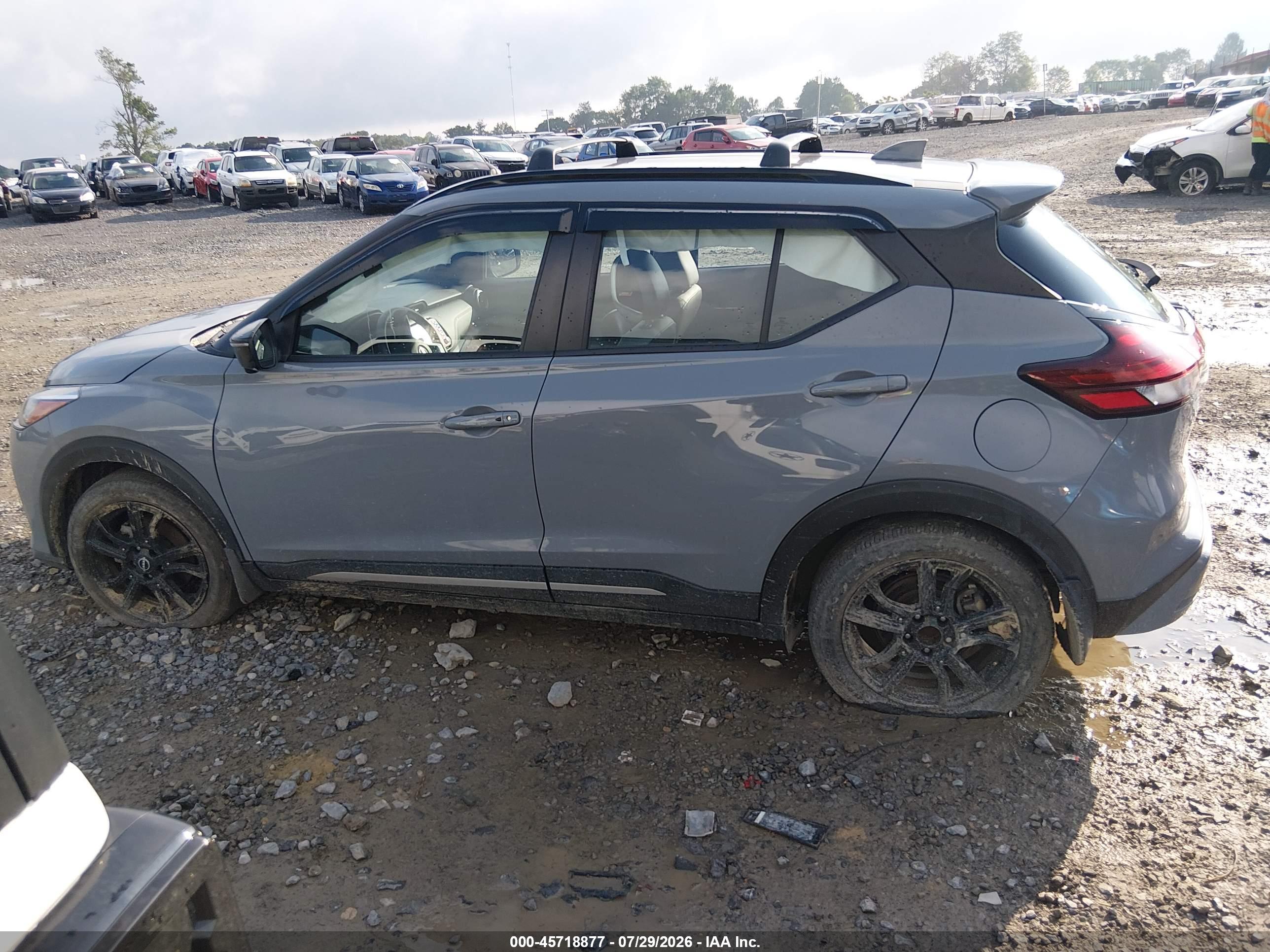 2023 NISSAN KICKS SR XTRONIC CVT