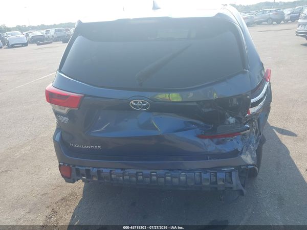 2017 TOYOTA HIGHLANDER LE PLUS