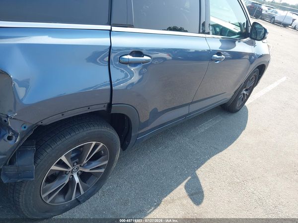 2017 TOYOTA HIGHLANDER LE PLUS
