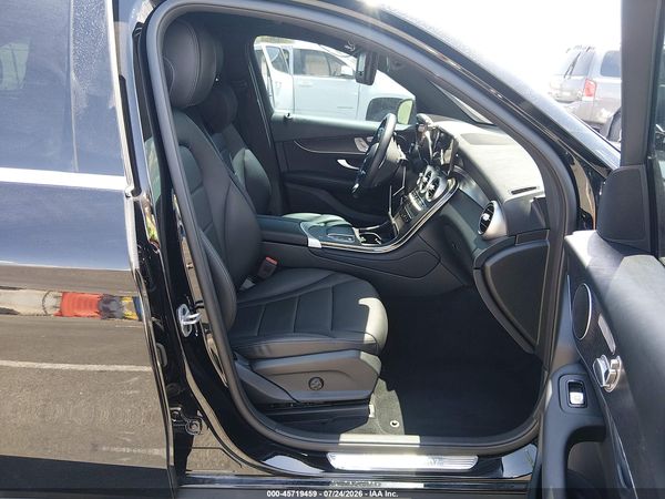 2022 MERCEDES-BENZ GLC 300 4MATIC SUV