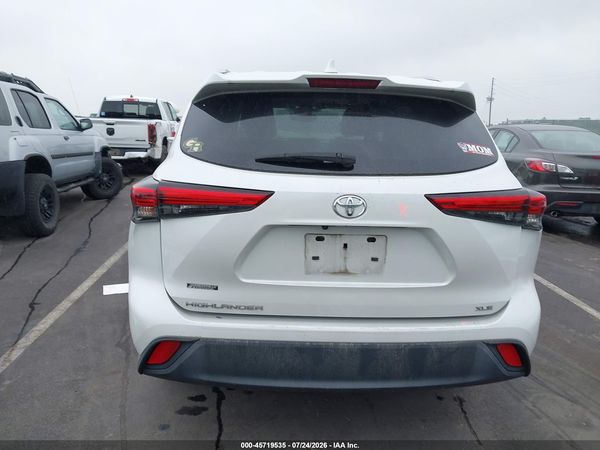 2022 TOYOTA HIGHLANDER XLE
