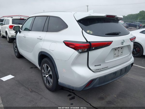 2022 TOYOTA HIGHLANDER XLE
