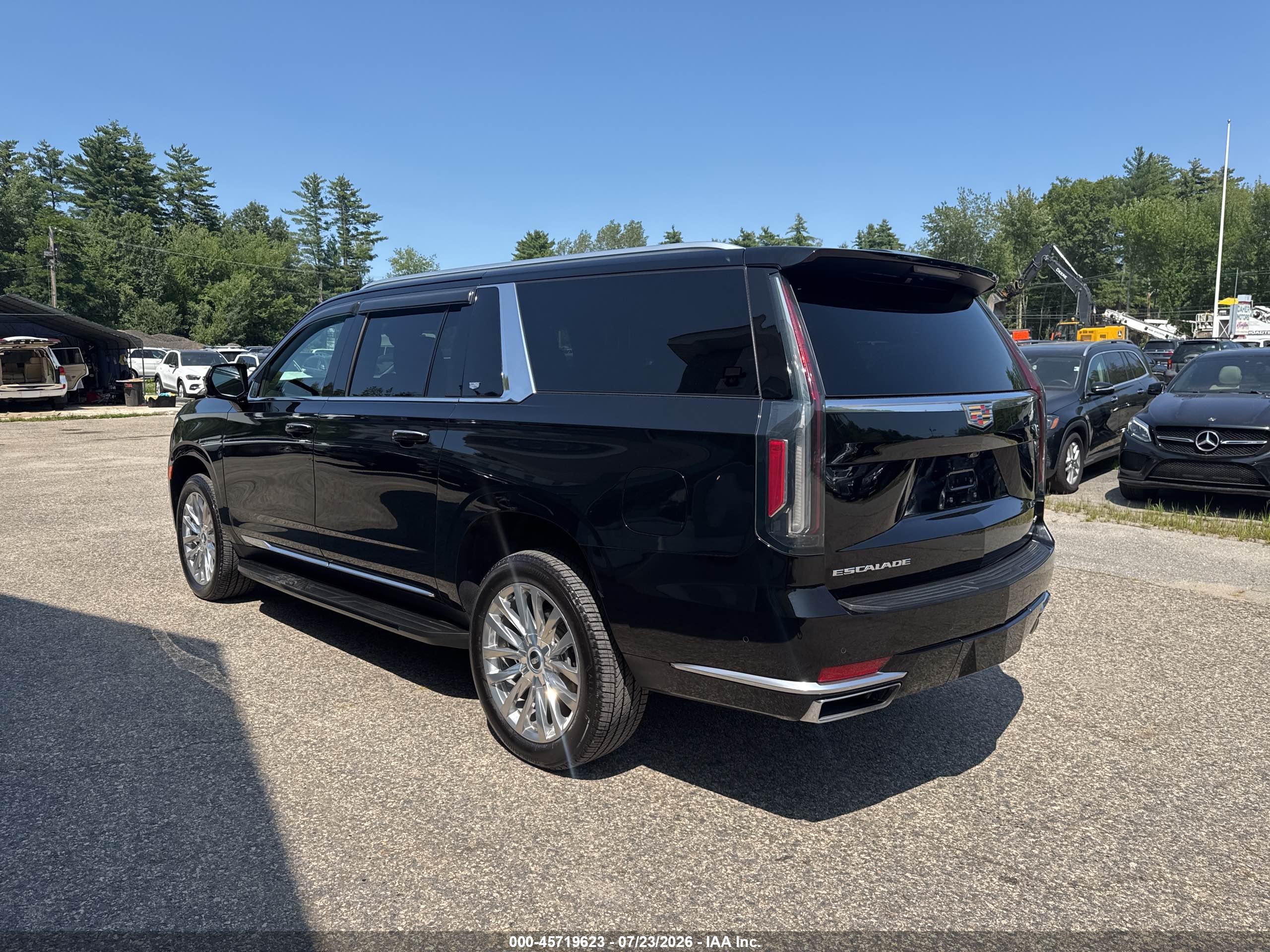 2022 CADILLAC ESCALADE ESV 4WD PREMIUM LUXURY