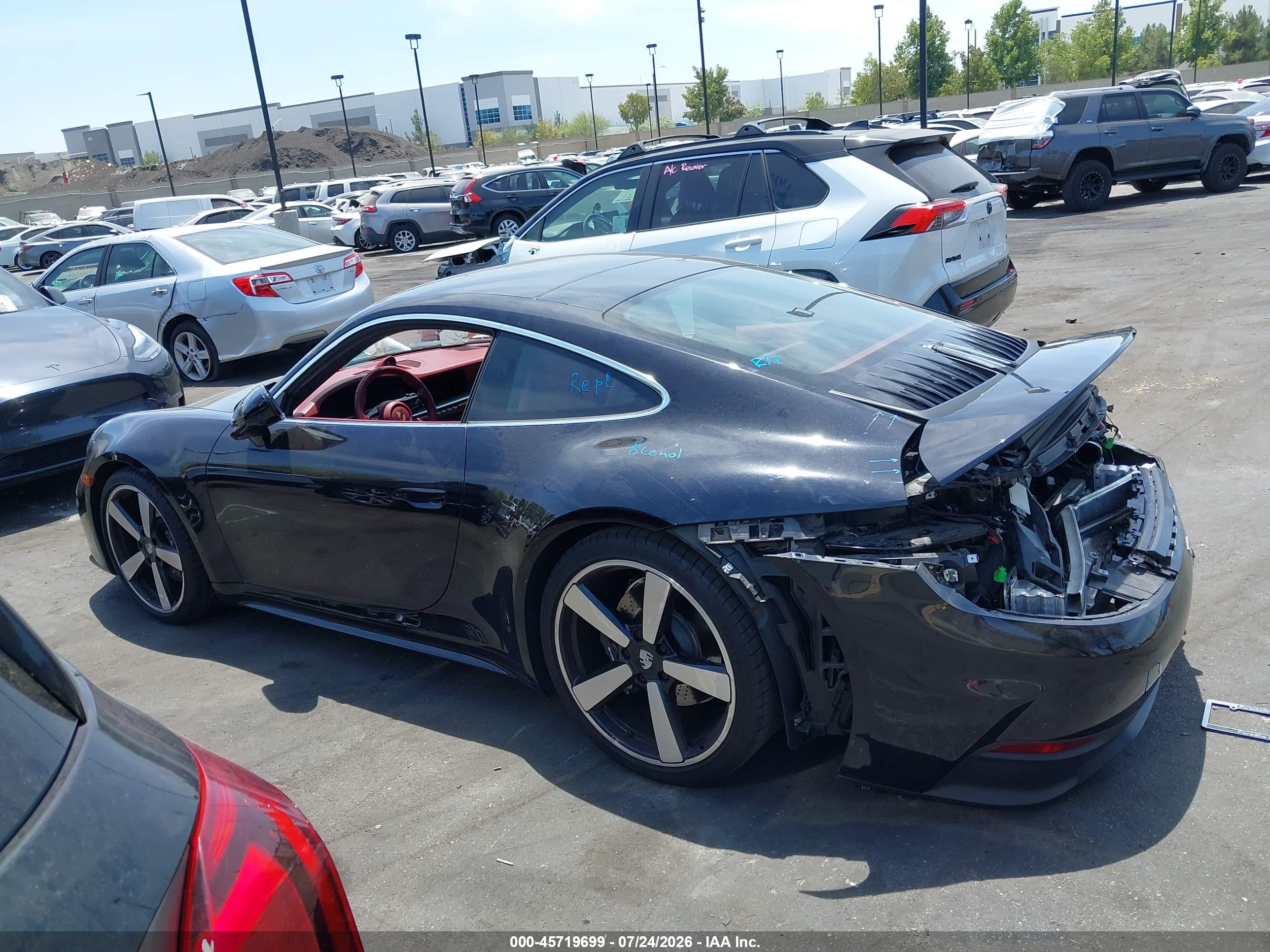 2025 PORSCHE 911 CARRERA/CARRERA T