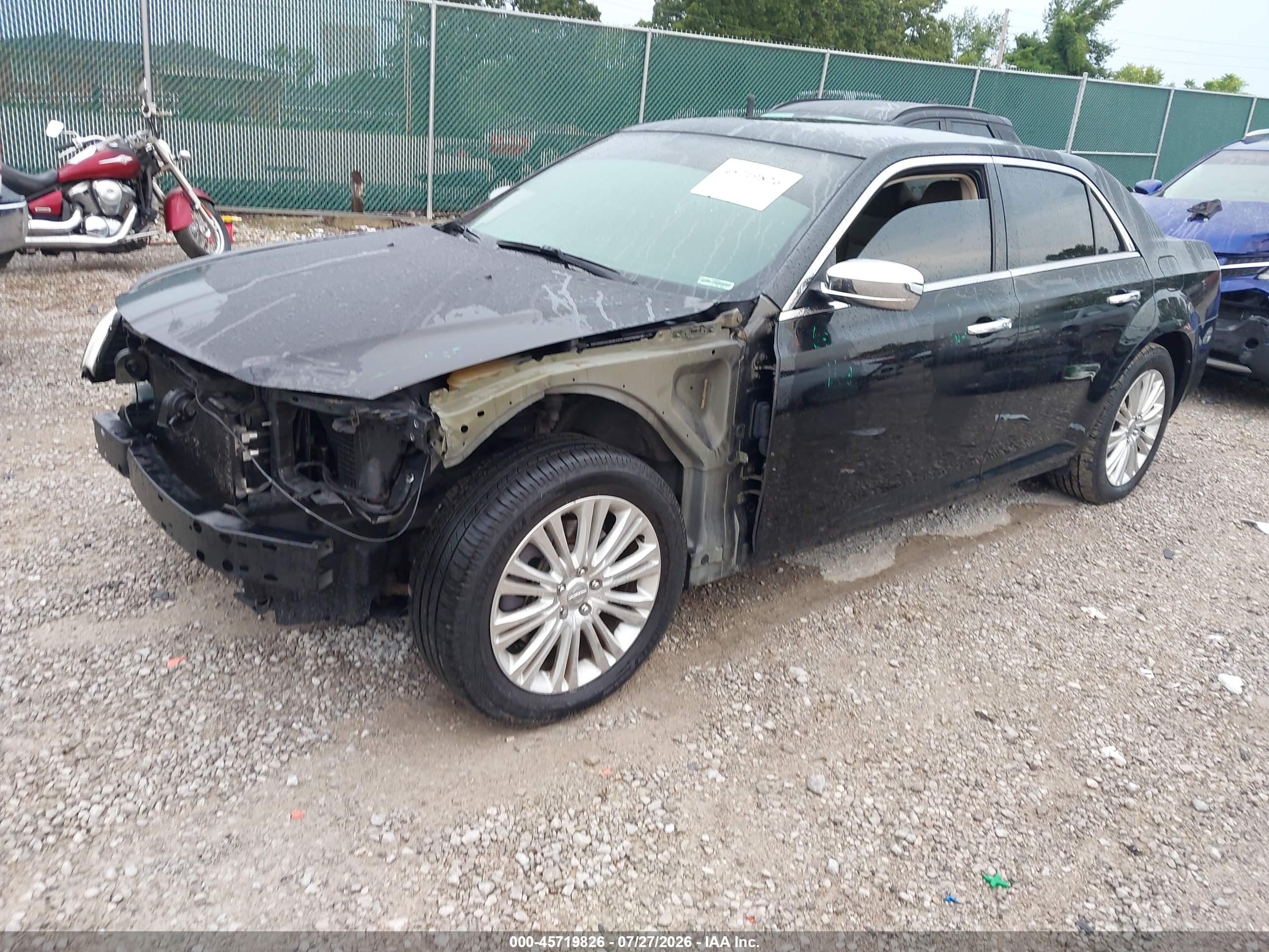 2012 CHRYSLER 300 LIMITED — I2