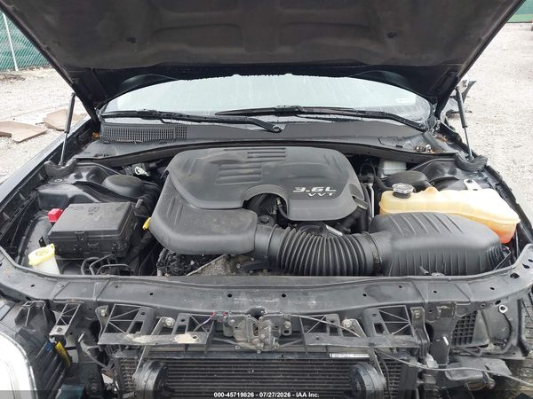 2012 CHRYSLER 300 LIMITED — I10