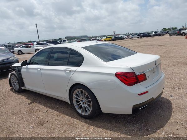 2015 BMW 750I