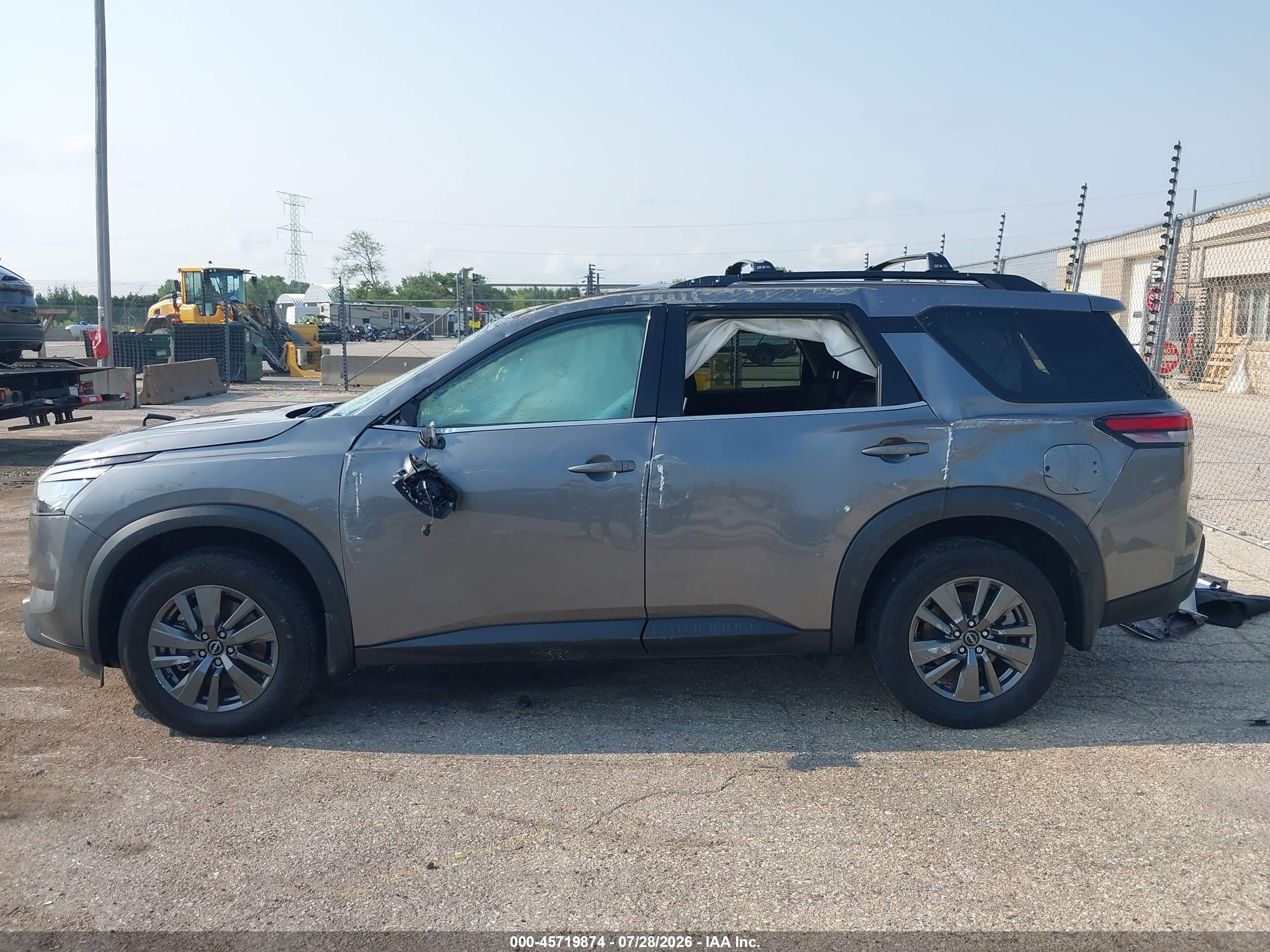 2024 NISSAN PATHFINDER SV 4WD
