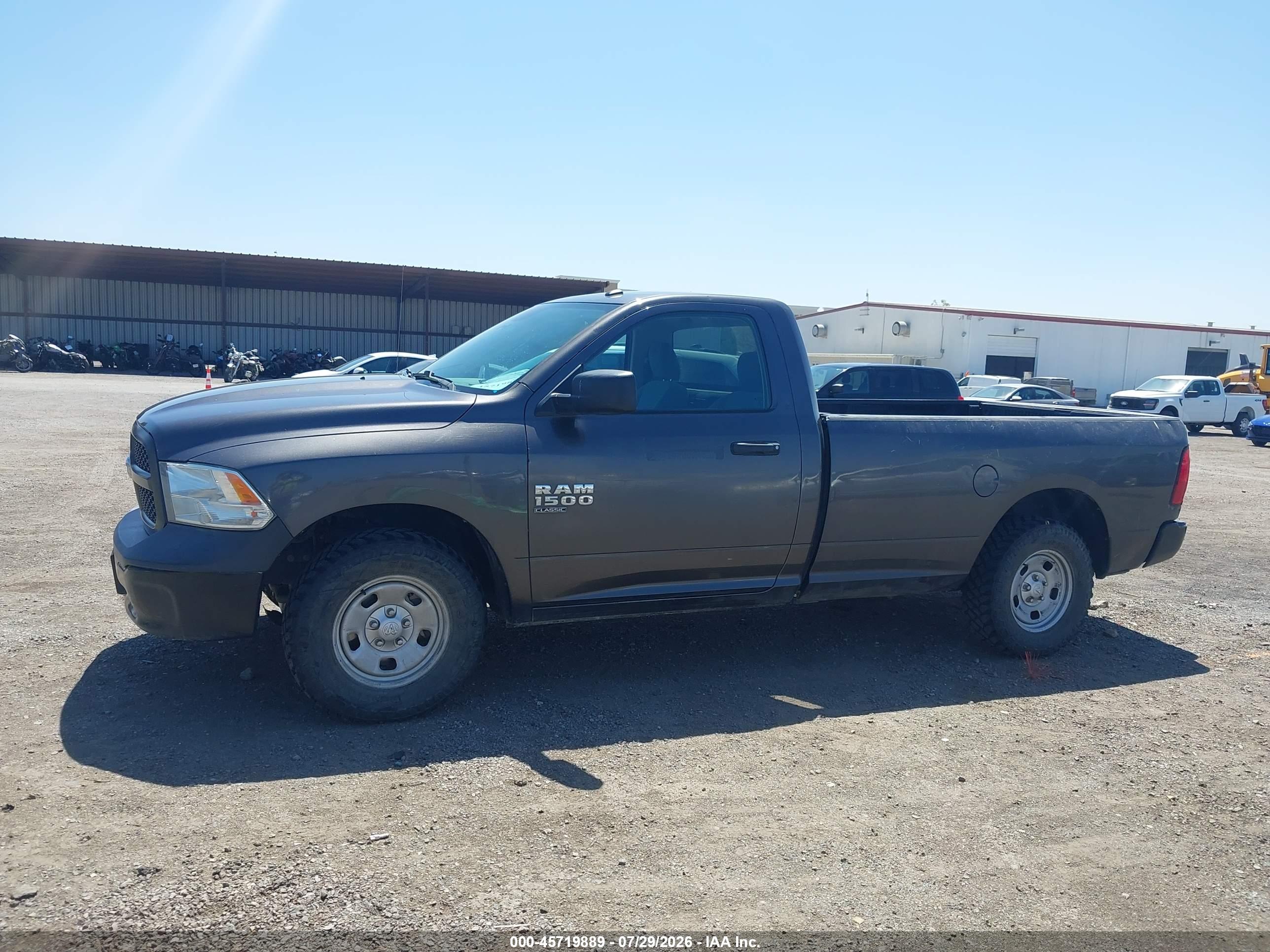 2019 RAM 1500 CLASSIC TRADESMAN  4X4 8' BOX