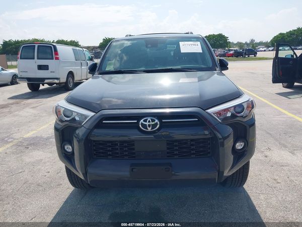 2024 TOYOTA 4RUNNER SR5