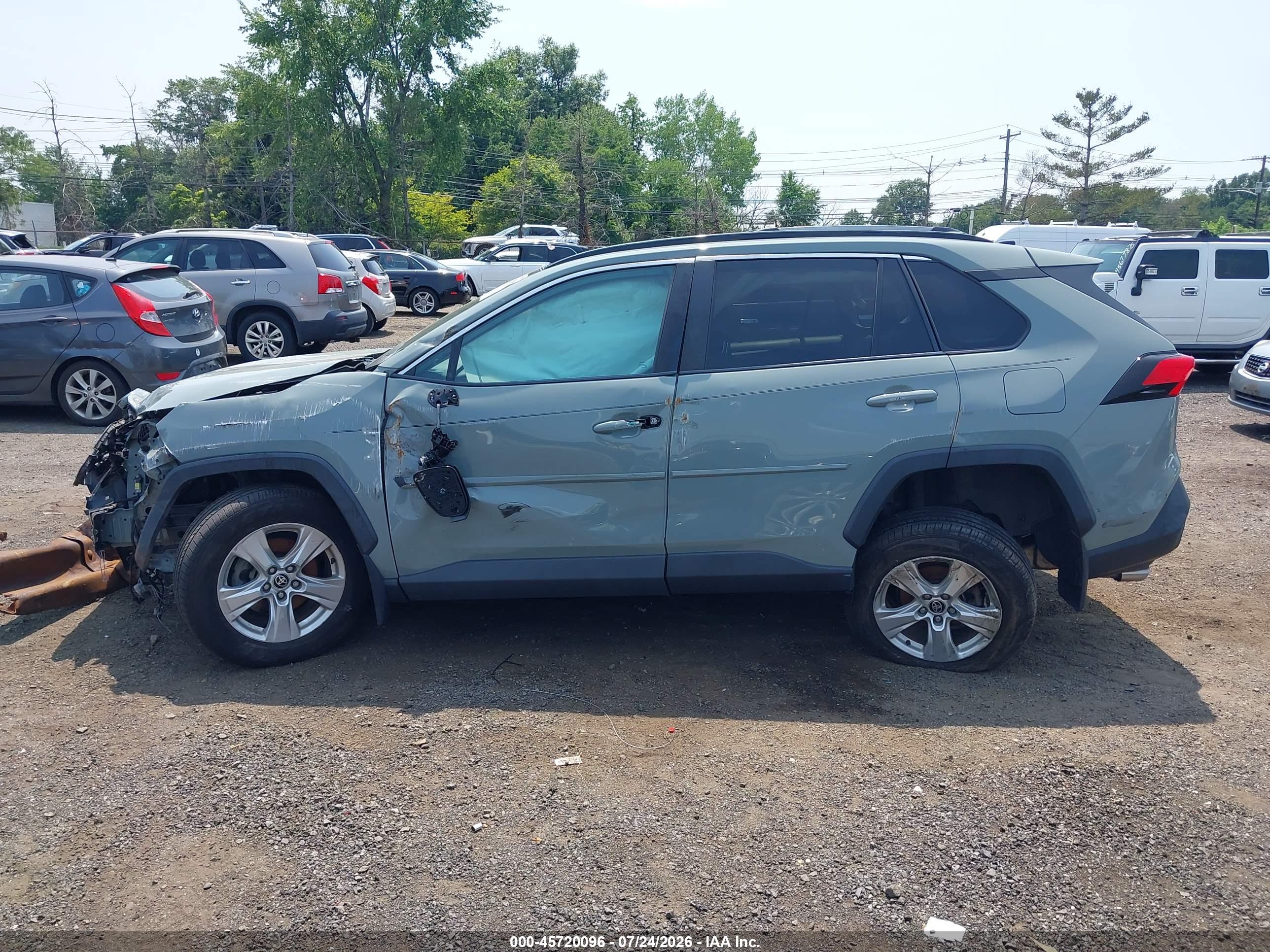 2021 TOYOTA RAV4 XLE