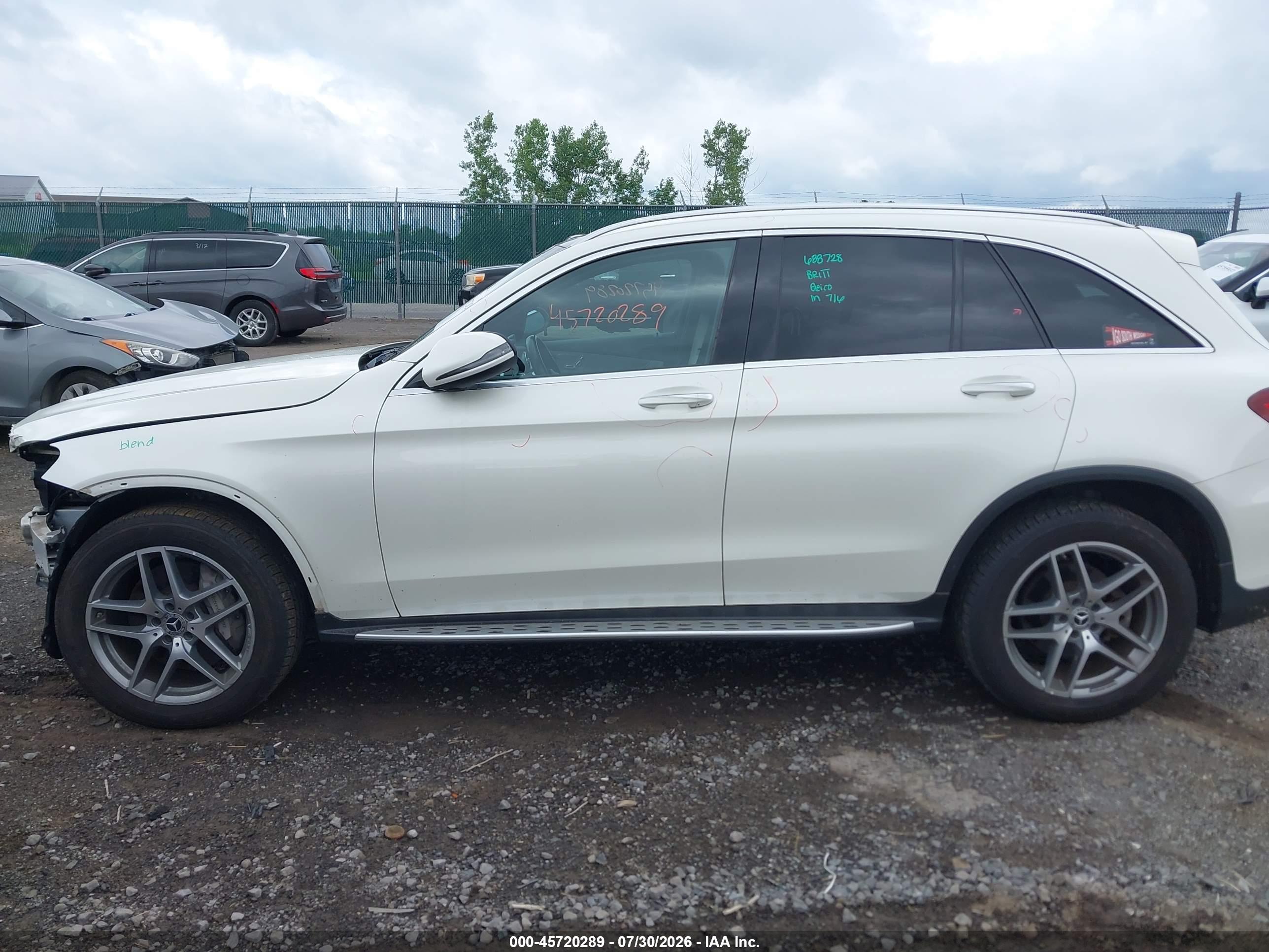 2017 MERCEDES-BENZ GLC 300 4MATIC