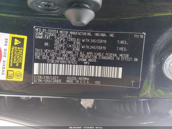 2017 TOYOTA HIGHLANDER SE