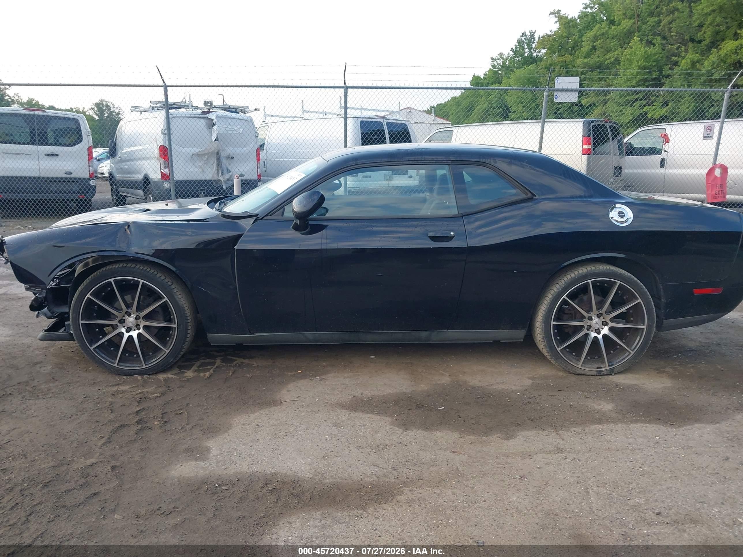 2013 DODGE CHALLENGER SXT
