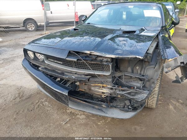 2013 DODGE CHALLENGER SXT