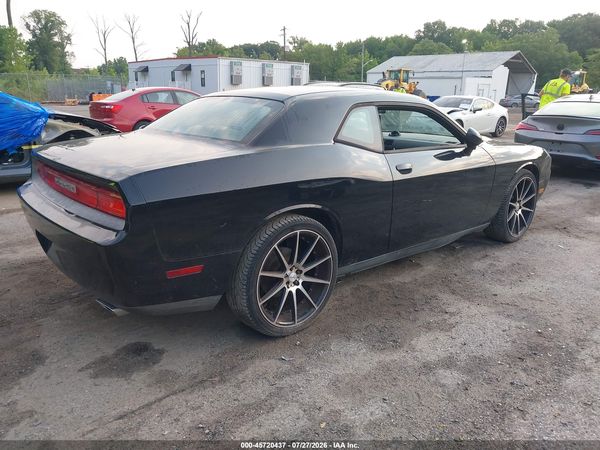 2013 DODGE CHALLENGER SXT