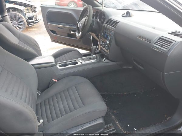 2013 DODGE CHALLENGER SXT