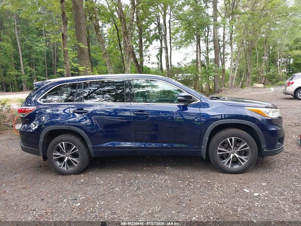 2016 TOYOTA HIGHLANDER XLE V6