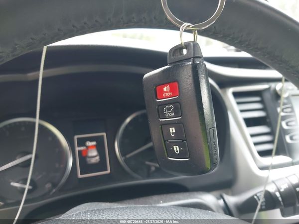 2016 TOYOTA HIGHLANDER XLE V6