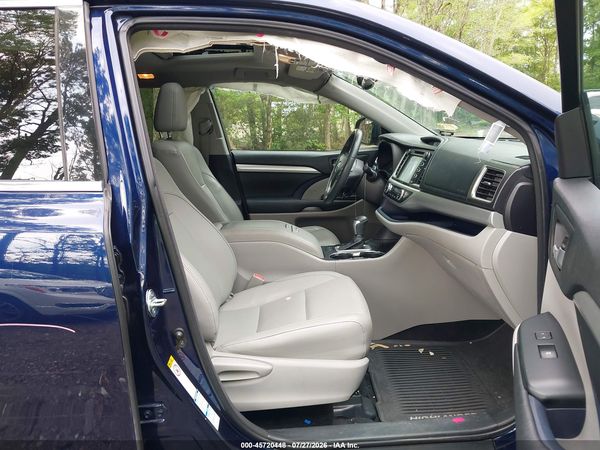 2016 TOYOTA HIGHLANDER XLE V6