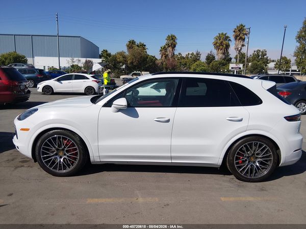 2019 PORSCHE CAYENNE