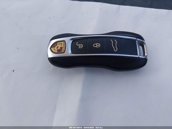 2019 PORSCHE CAYENNE