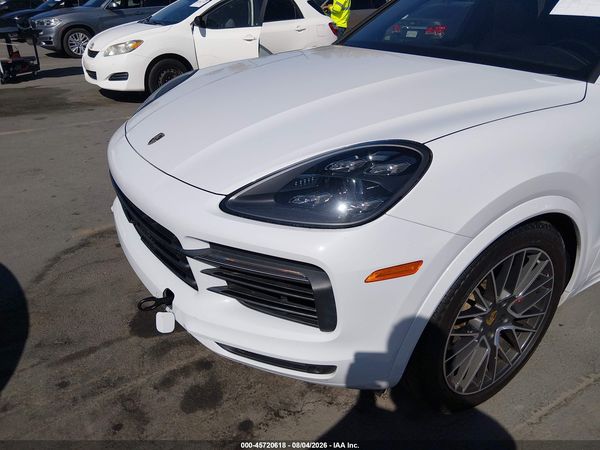 2019 PORSCHE CAYENNE
