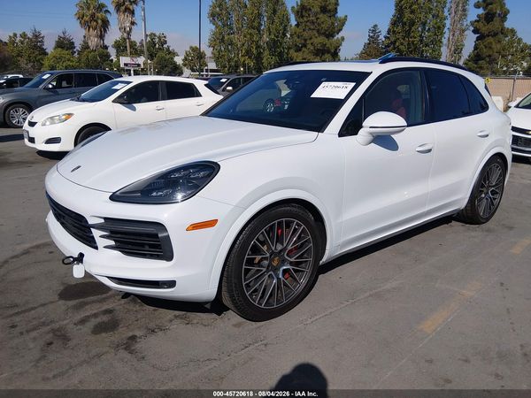 2019 PORSCHE CAYENNE