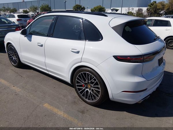 2019 PORSCHE CAYENNE