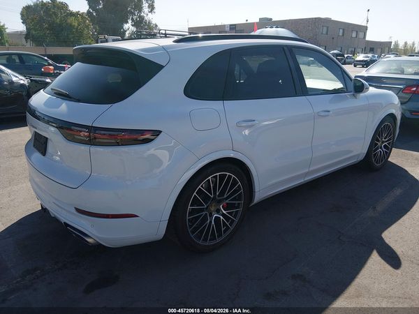 2019 PORSCHE CAYENNE