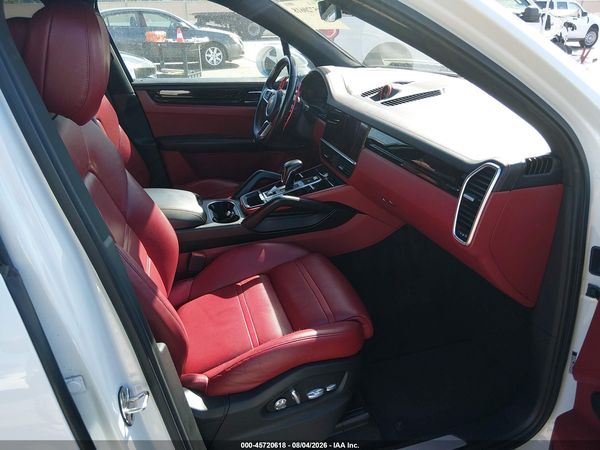 2019 PORSCHE CAYENNE
