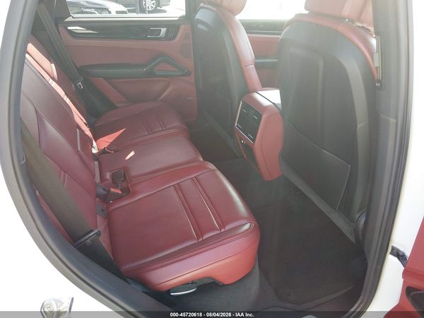 2019 PORSCHE CAYENNE