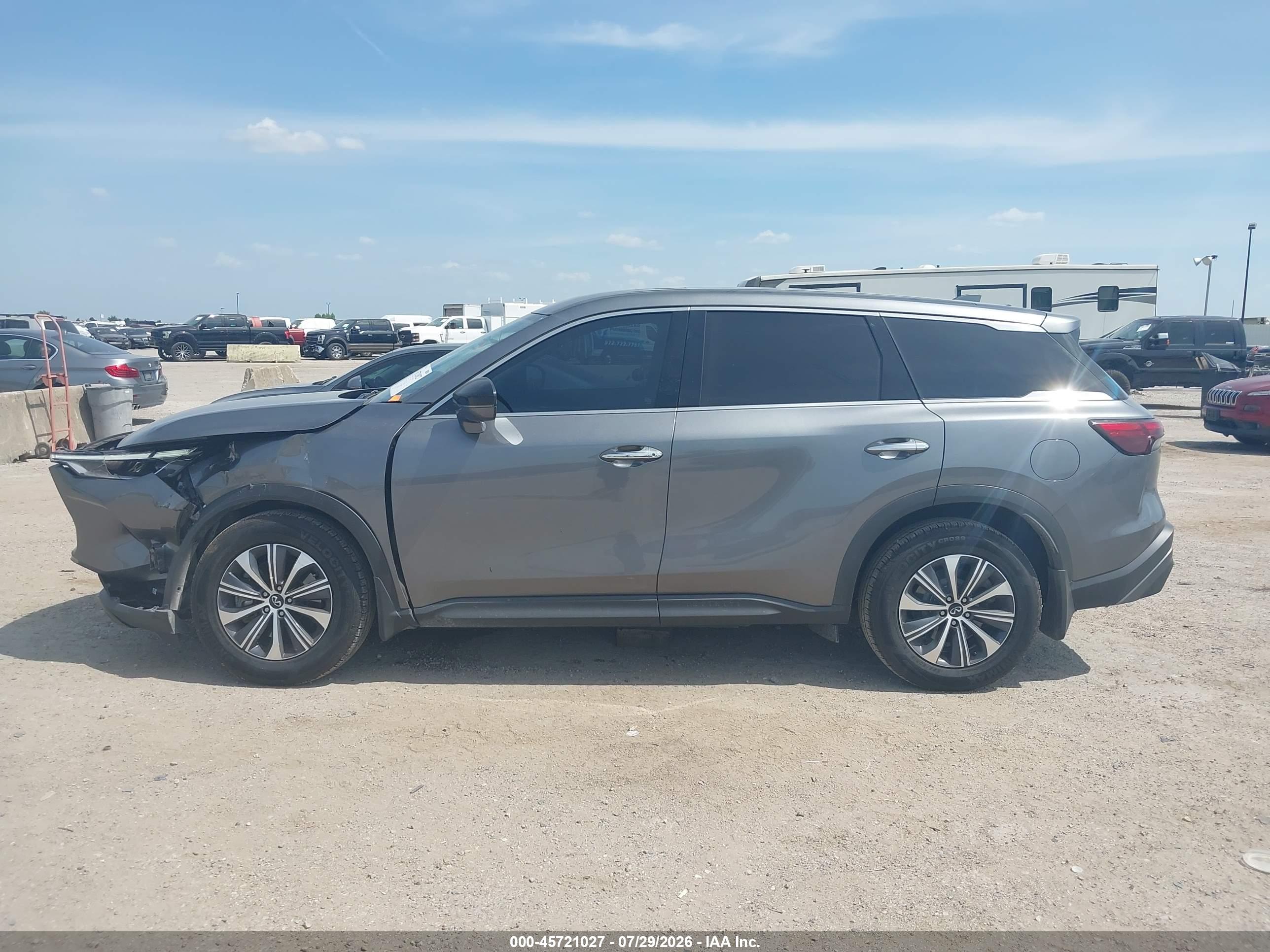 2025 INFINITI QX60 PURE