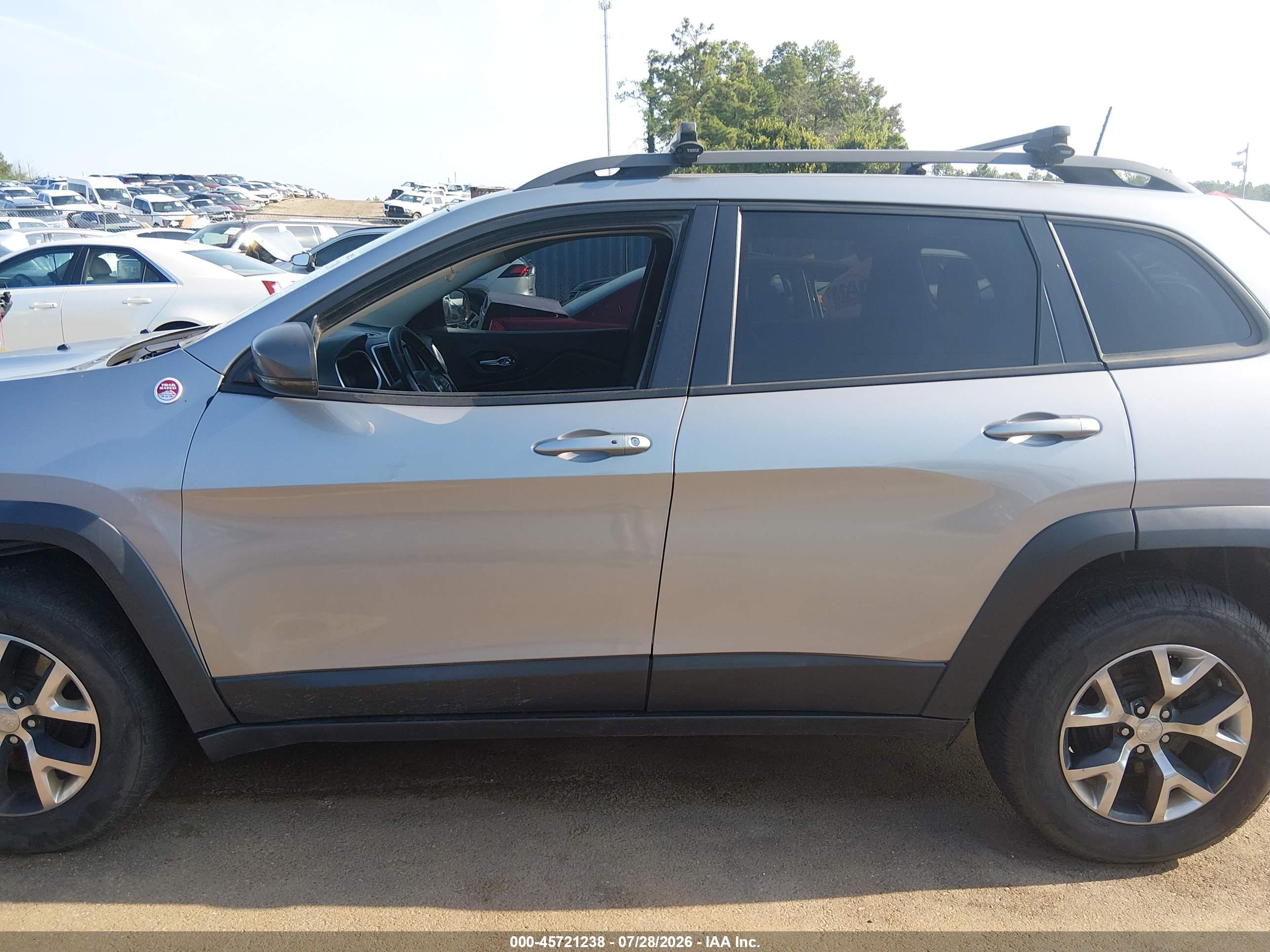 2016 JEEP CHEROKEE TRAILHAWK