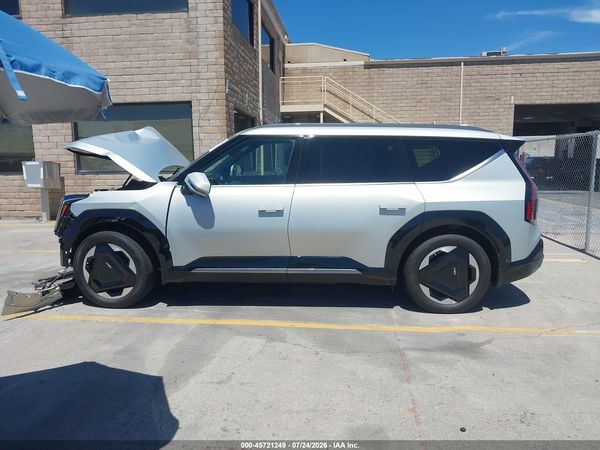 2024 KIA EV9 LAND