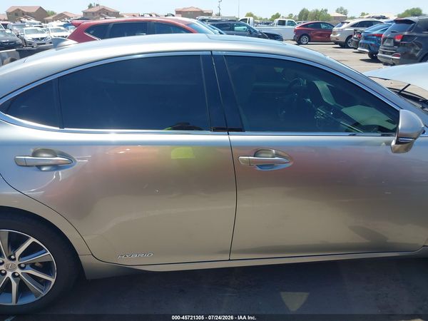 2018 LEXUS ES 300H