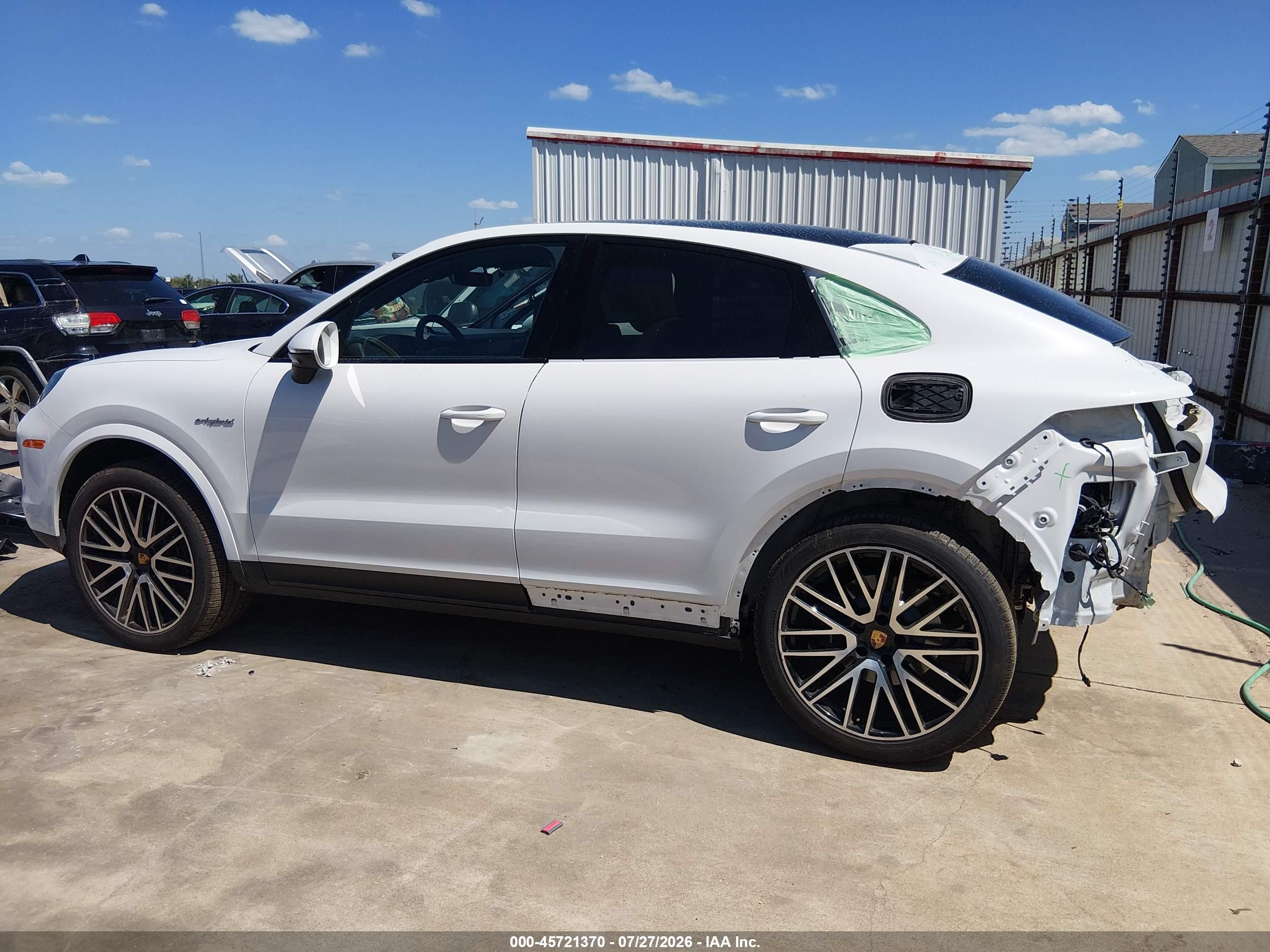 2026 PORSCHE CAYENNE E-HYBRID COUPE