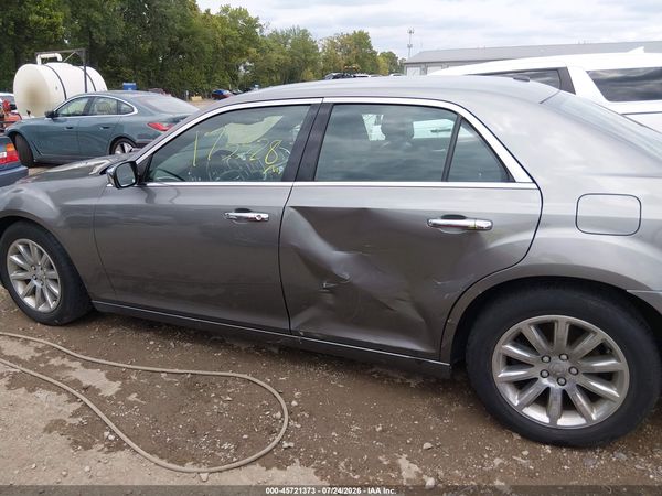 2012 CHRYSLER 300 LIMITED — I6