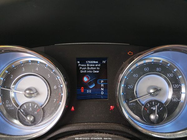 2012 CHRYSLER 300 LIMITED — I7