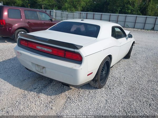 2013 DODGE CHALLENGER SXT