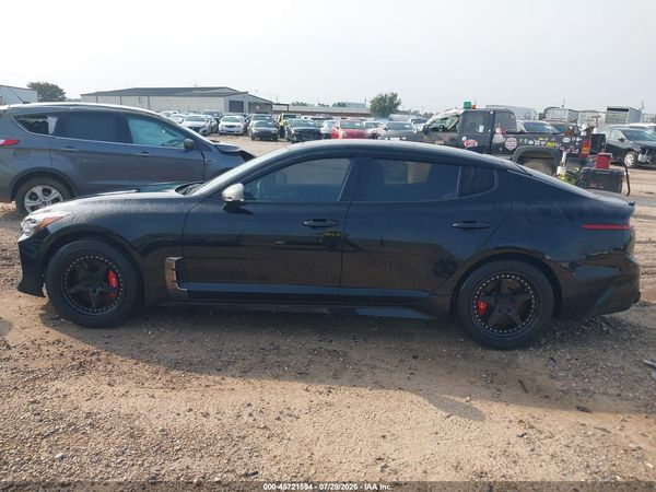 2020 KIA STINGER