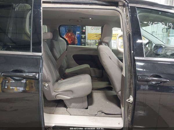 2018 CHRYSLER PACIFICA TOURING — I8